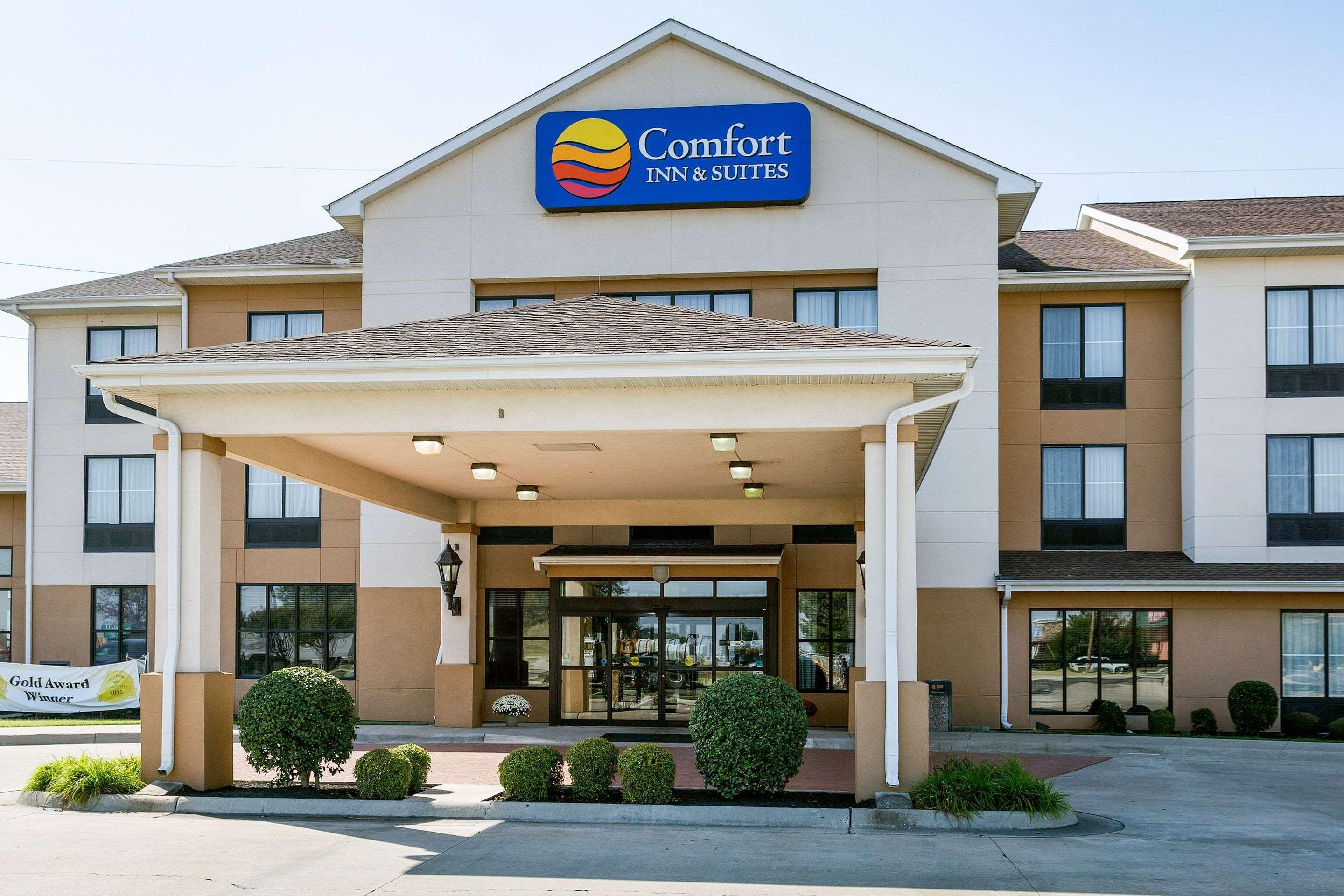 Comfort Inn & Suites Blytheville Buitenkant foto