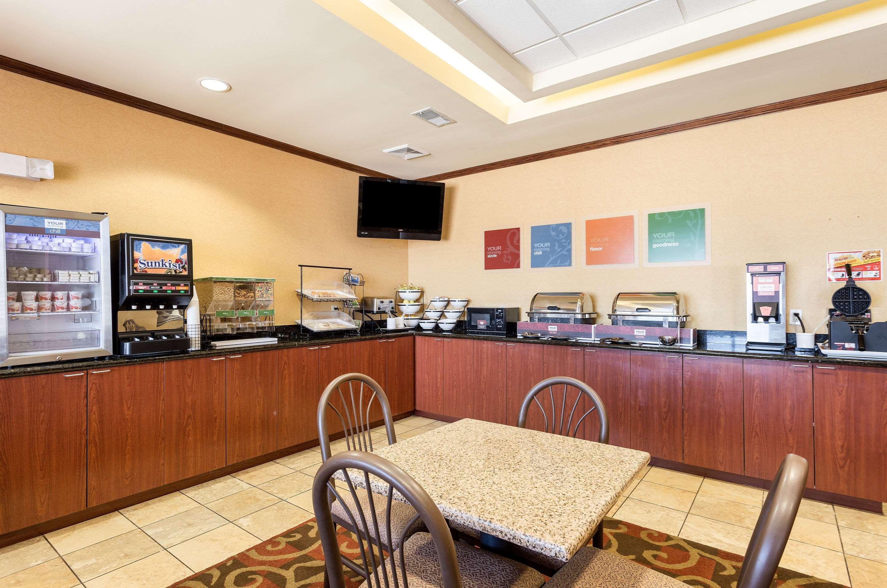 Comfort Inn & Suites Blytheville Buitenkant foto