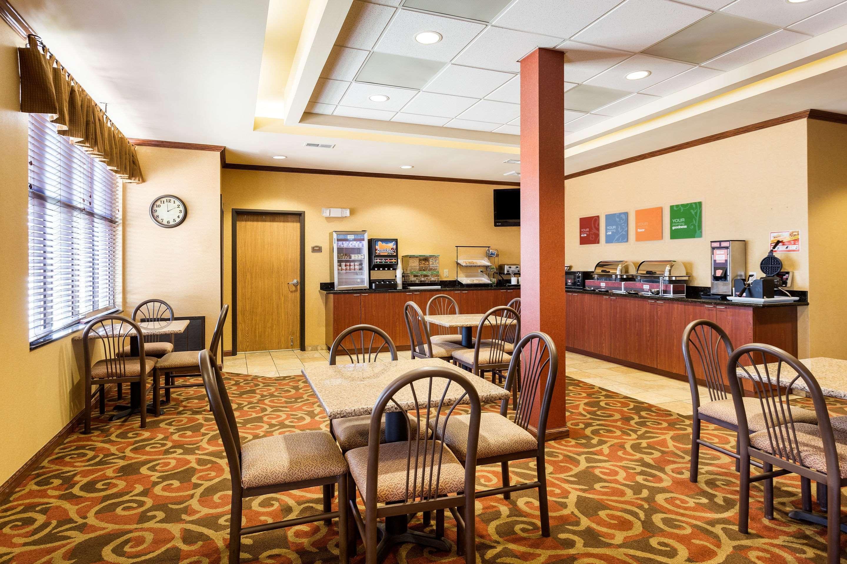 Comfort Inn & Suites Blytheville Buitenkant foto