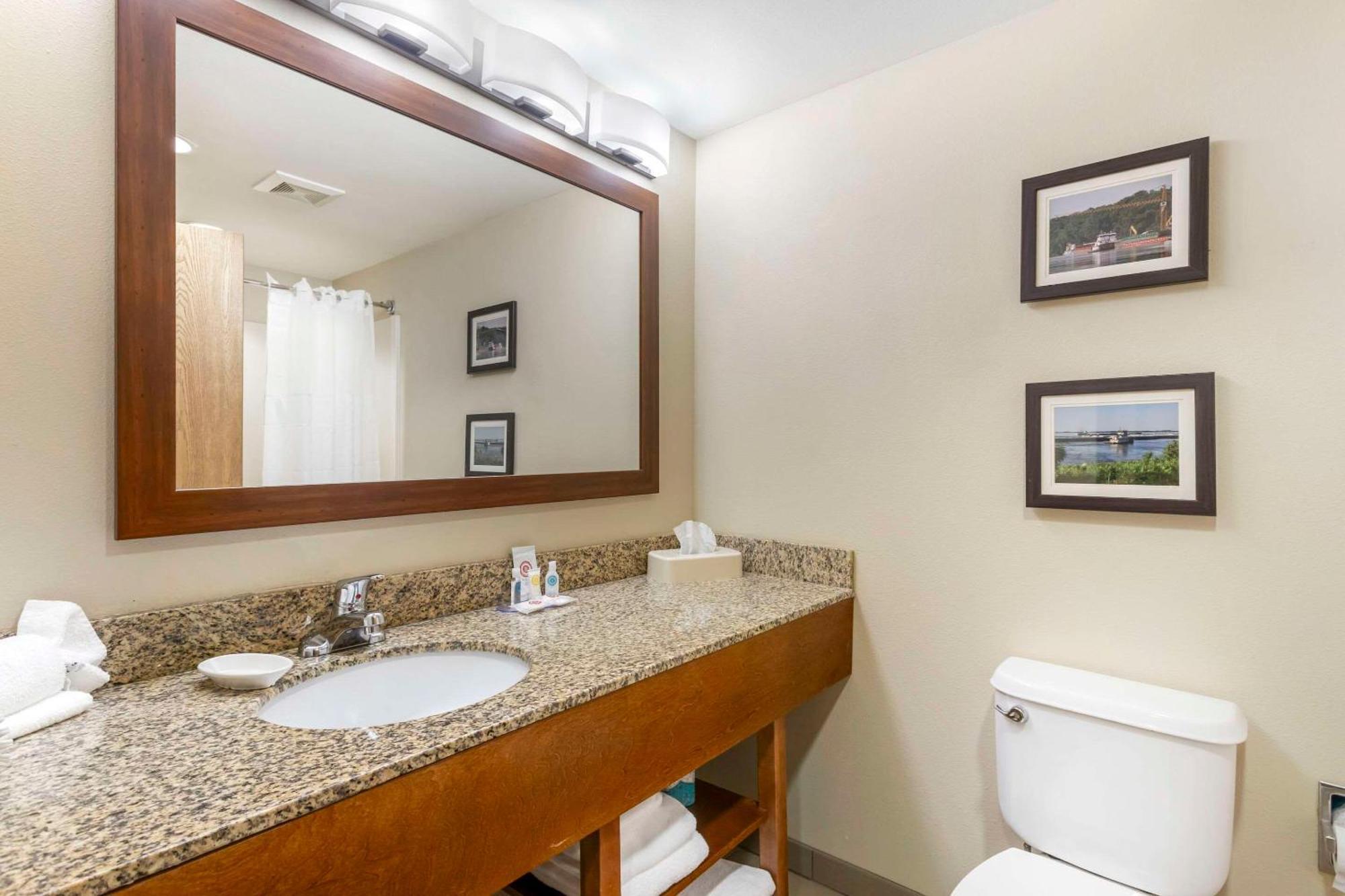 Comfort Inn & Suites Blytheville Buitenkant foto