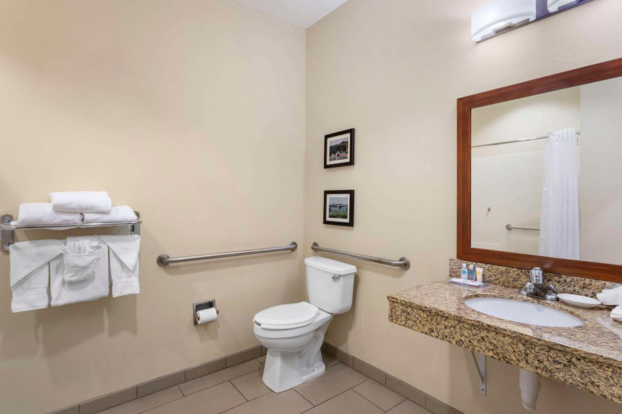 Comfort Inn & Suites Blytheville Buitenkant foto