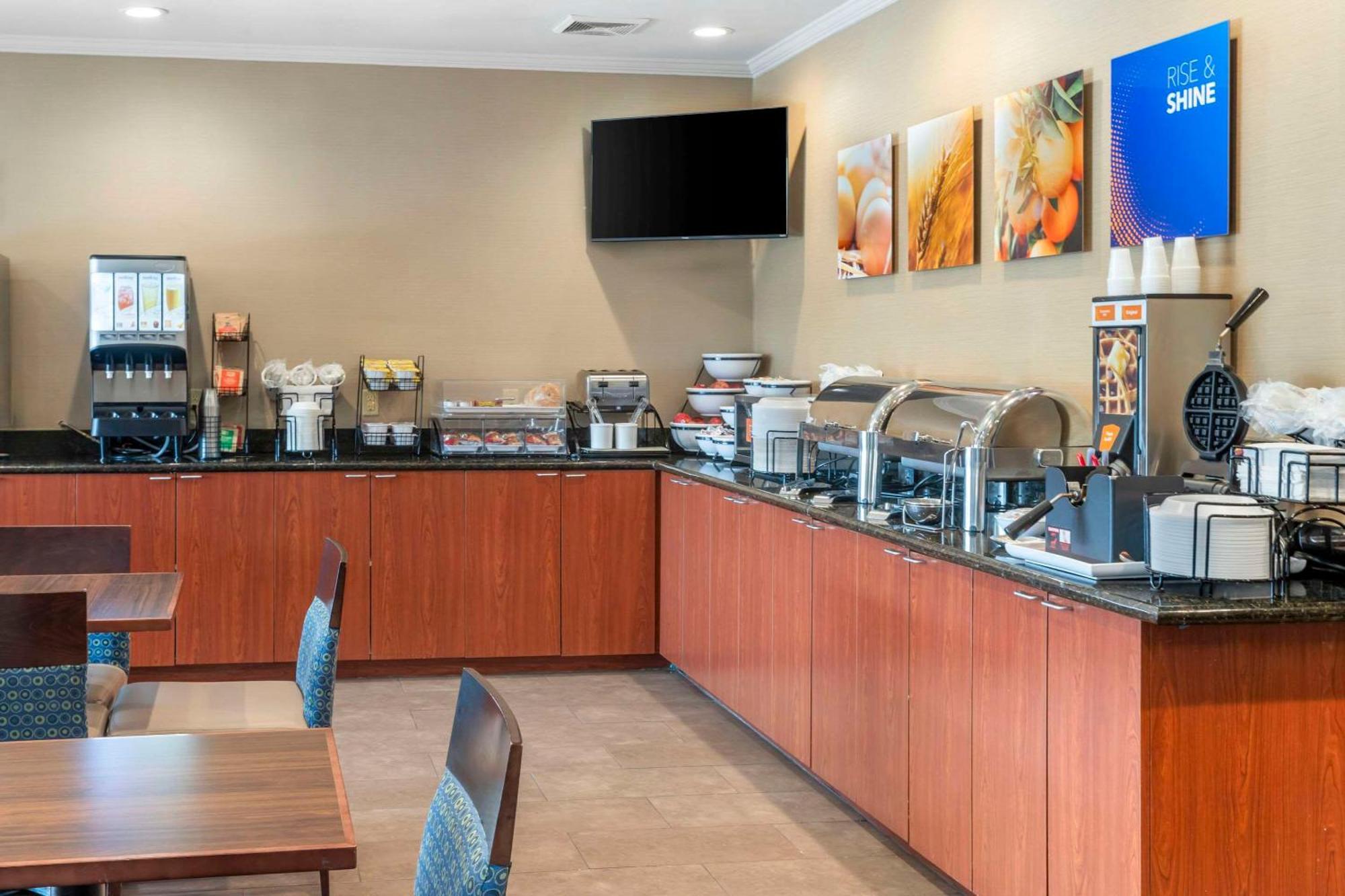Comfort Inn & Suites Blytheville Buitenkant foto