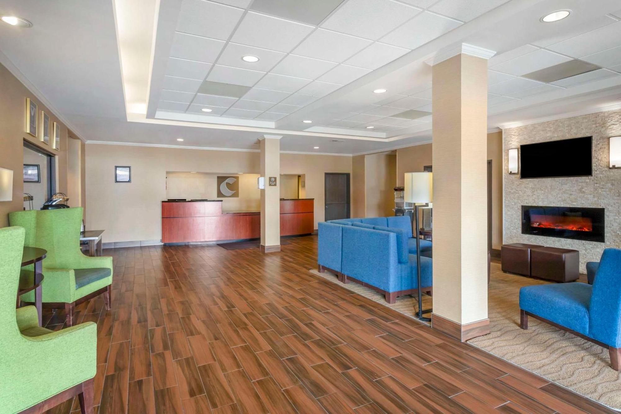 Comfort Inn & Suites Blytheville Buitenkant foto